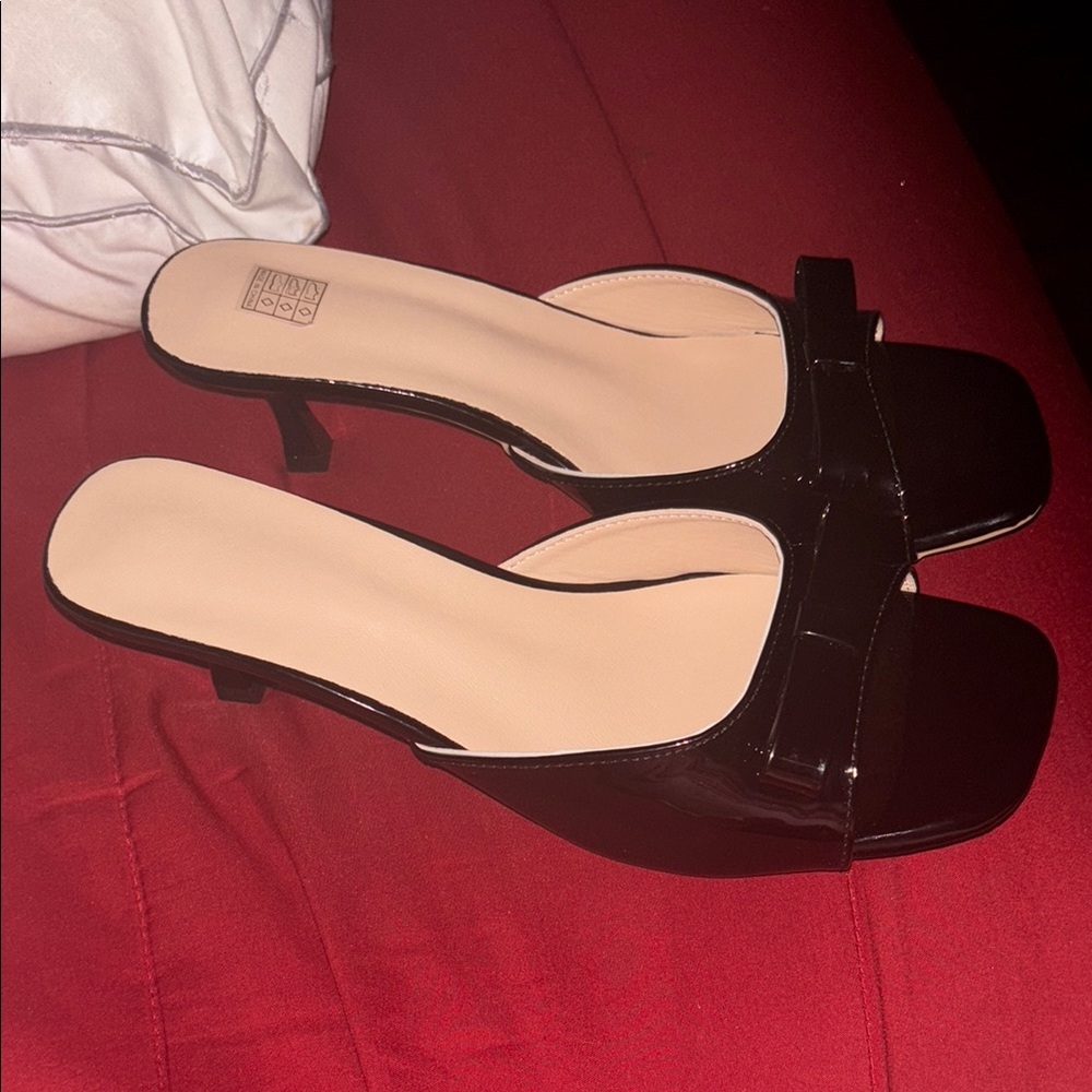 Elegant Black Heeled Sandals